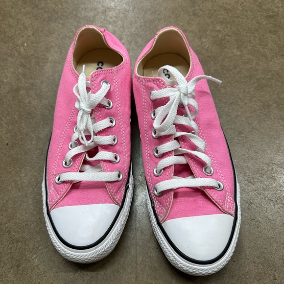 Pink Converse - Picture 2 of 3
